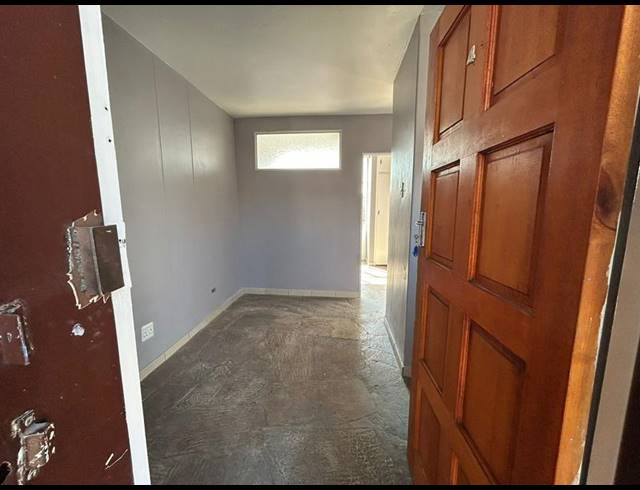 2 BEDROOM APARTMENT FOR SALE IN SUNNYSIDE